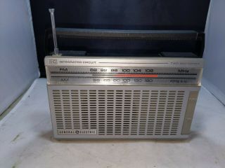 General Electric Am Fm Radio,  Integrated Circuit To Wait Power Vintage Item
