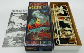 The Vulture & Mad Dog Plastic Model Monster Kit Polar Lights 1998 Mib