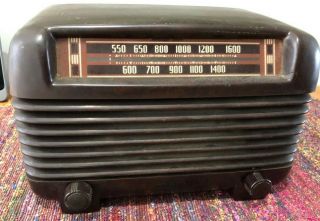 (1) 1940/41 Philco Model Pt - 2 Am Table Radio