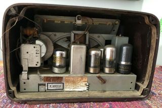 (1) 1940/41 Philco model PT - 2 AM table radio 2