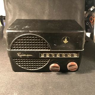 Vintage Emerson Model 652 Bakelite Am Table Radio Has Issues As - Is