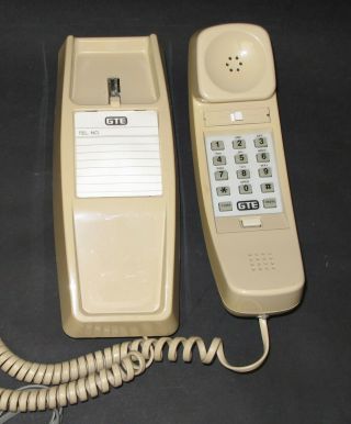 1998 Gte Desk Wall Landline Pushbutton Telephone & Cords