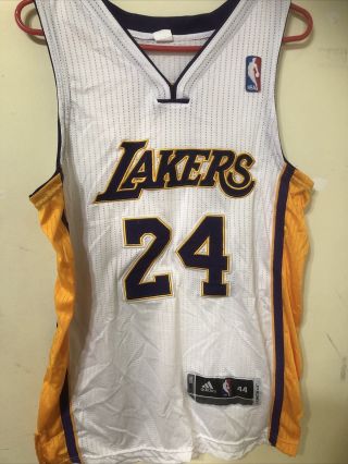 Adidas Lakers Kobe Bryant Rev30 Size 44 Medium