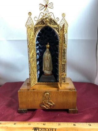 Vintage Ornate Gold Metal Filigree Shrine - Jesus & Our Lady Of Fatima Music Box