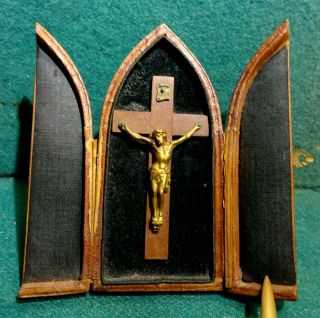 Antique TRAVEL & DESK LEATHER SHRINE w/ WOOD & BRASS CHRIST CRUCIFIED 2