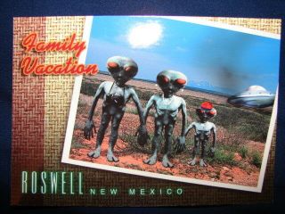 Alien Family Roswell Mexico Ufo Crash Landing Flying Saucer 1947 Postcard