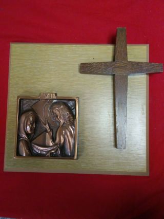 Stations Of The Cross Plaque 6 Veronica Wipes The Face Of Jesus Wood & Bronze