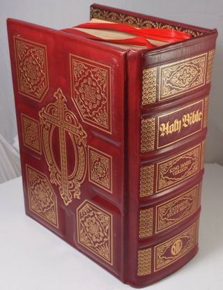 Very Large King James Holy Bible,  Ptl Club,  About 2000 Pages,  Unwritten In