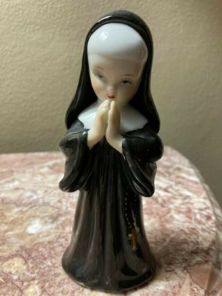 RARE Vintage Nun Figurine in Black Charming Catholic Nostalgia - 1940 ' s 2