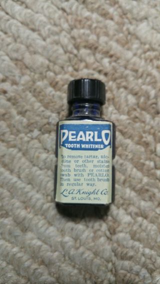 Pearlo Tooth Whitener Vintage Blue Bottle,  L.  A.  Knight Co. ,  St.  Louis,  Mo.