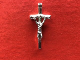 Vintage Cross Crucifix Lapel Pin Silver Tone Metal Catholic Religious (ref 33)