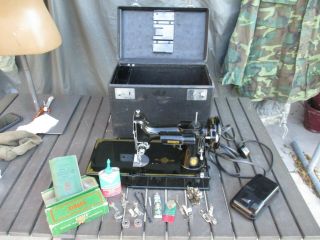 1951 Singer Featherweight Model 221 Sewing Machine With Case