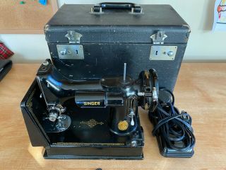Vintage Singer Sewing Machine Cat.  3 - 120