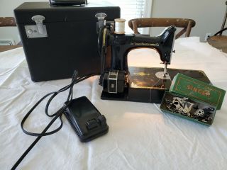 Vintage Singer Model 221 Featherweight Portable Sewing Machine W/ Case