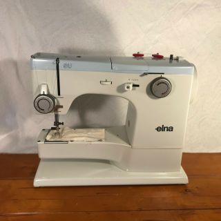 Vtg Elna SU Sewing Machine With Case/Foot Pedal.  Tavaro S.  A.  Geneva Switzerland 2