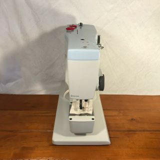 Vtg Elna SU Sewing Machine With Case/Foot Pedal.  Tavaro S.  A.  Geneva Switzerland 6