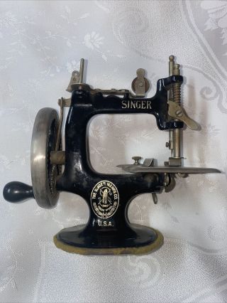 Antique Miniature Singer Sewing Machine Model 20 Circa 1920 - 30 