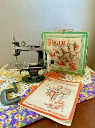 Rare German Singer Toy Sewing Machine No 20