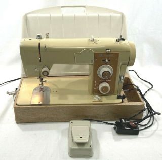 Penncrest Sewing 3400 Machine J.  C.  Penney Made In Japan With Case,  Accessories