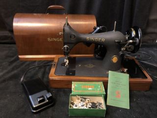 Vintage Singer Electric Sewing Machine Model 128 Wood Case Key Attachments