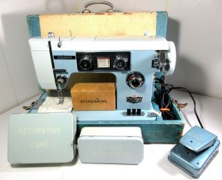 Dressmaker Deluxe Push Button Zig - Zag Swa - 2000 Heavy Sewing Machine W/