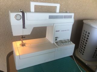 PFAFF Hobbymatic 919 - 1 Sewing Machine With Foot Pedal 2