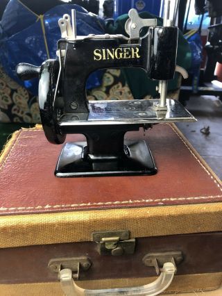 Vintage Childs Singer Sewhandy Model 20 Sewing Machine