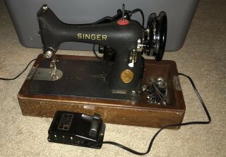 1940’s Singer Sewing Machine Model 99 - 31 With Case And Accessories