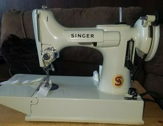 1964 Green 221k Singer Featherweight Sewing Machine With Case & Accessories