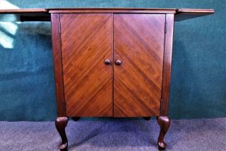 Singer Sewing Machine Desk Modern Walnut Cabinet Queen Anne Legs 201 15 - 91319 66