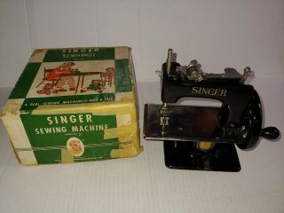Vintage Childs Singer Sewhandy Model 20 Sewing Machine Great Shape,  W/box