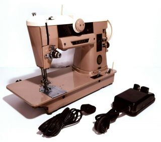 Singer 401a Sewing Machine Slant - O - Matic W Foot Pedal & Great