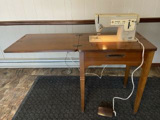Vintage Singer Zig Zag Model 457 Sewing Machine In Table