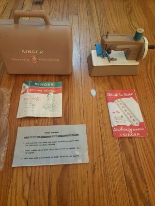 Vintage Singer Sewhandy Sewing Machine With Case And Pamphlets.  Very Good Cond.