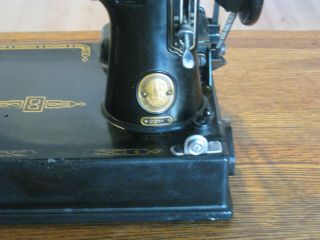 Vintage Singer Featherweight Portable Electric Sewing Machine 221. 3
