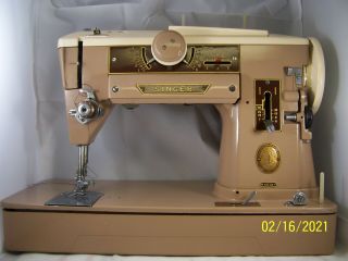 Vintage Antique Singer Sewing Machine With Foot Pedal,  Light,  Model 401a