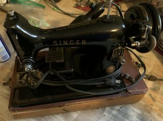 Vintage Singer Model 99k Portable Sewing Machine 1956
