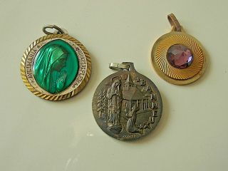 1822/11 3 Old Large Medal Notre Dame De Banneux Enamel,  Silver Plated N°29