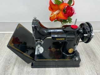 Sewing Machine SINGER FEATHERWEIGHT 221K 1948 2