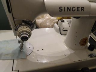 Singer Featherweight White 221K Sewing Machine With Case 5