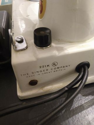 Singer Featherweight White 221K Sewing Machine With Case 6