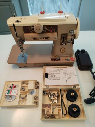 Singer Model 401a Sewing Machine In Good With Accessories