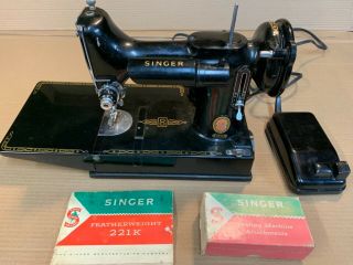 Singer Featherweight 221k Sewing Machine,  Case And Accessories