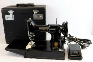 Vintage 1957 Singer 221 Featherweight Sewing Machine W/ Case & Pedal