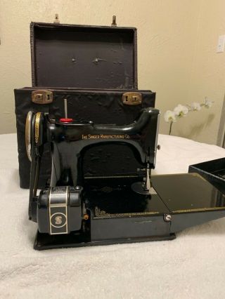 1933 Singer Featherweight 221 Sewing Machine Comes With Case