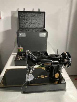 Black 1946 Singer Featherweight 221 - 1 Sewing Machine W Case,  Accessories Bundle