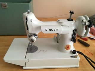 White Singer Featherweight Sewing Machine 221k W/ Case
