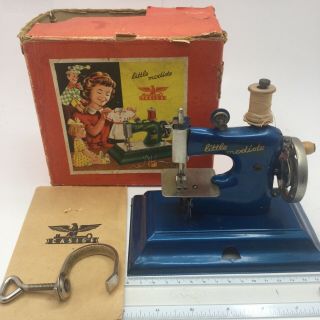 Casige Little Modiste Blue Hand Crank Sewing Machine British Zone Germany W/box
