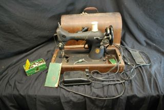 Vintage Singer Model 128 - 23 Sewing Machine W/ Case - Or Restore - A16