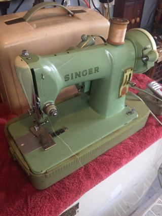 Vintage Singer Sewing Machine W/ Case Green Rfj8 - 8 Great